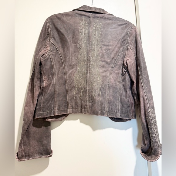 Ibisco Distressed Leather Embroidered Jacket | Cropped Blazer | Boho Chic - Picture 14 of 16